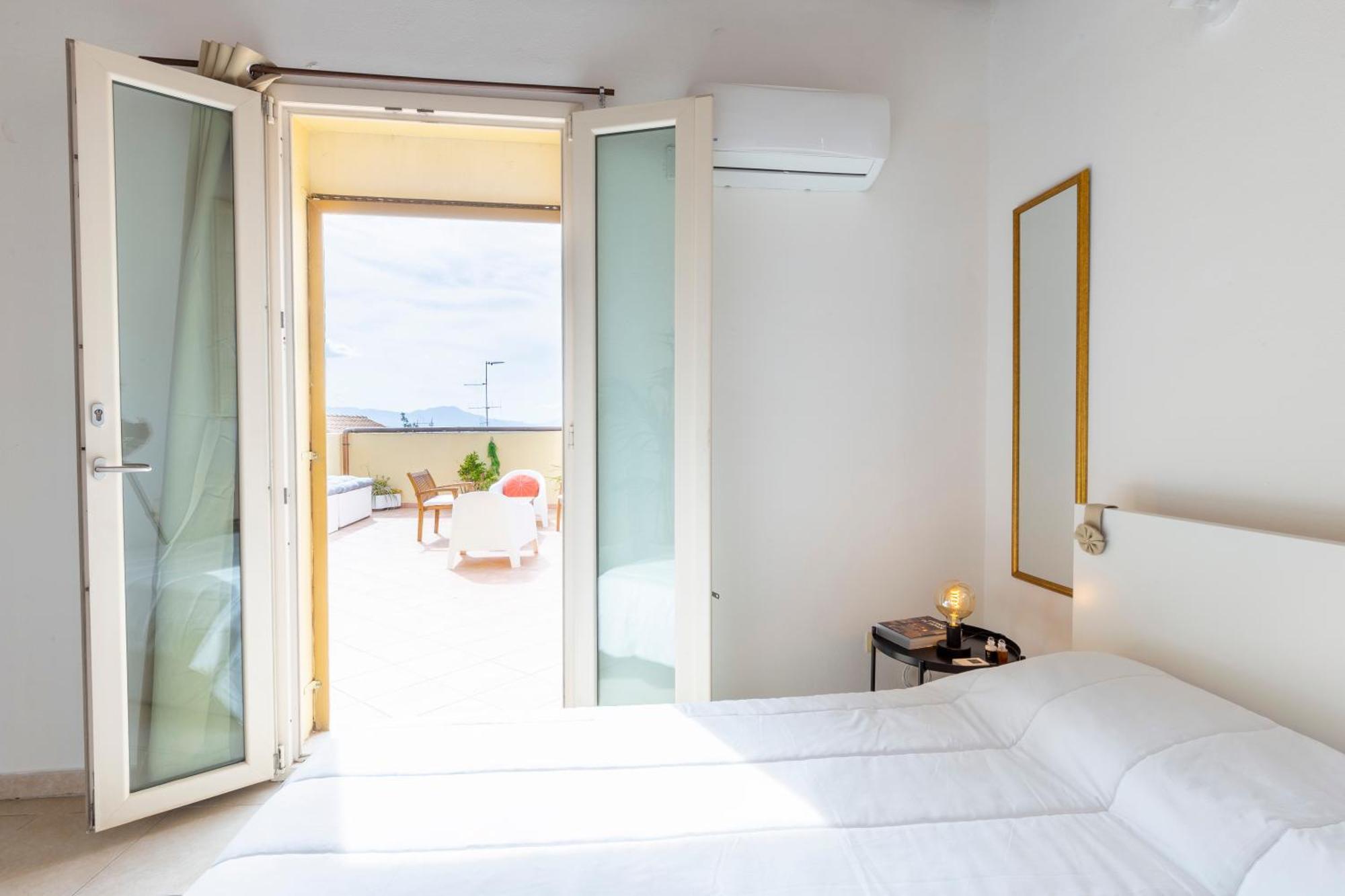 Castello Attic Sunset Terrace Apartman Cagliari Kültér fotó